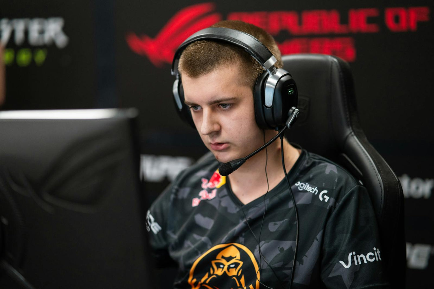 xKacpersky moves to NIP on loan