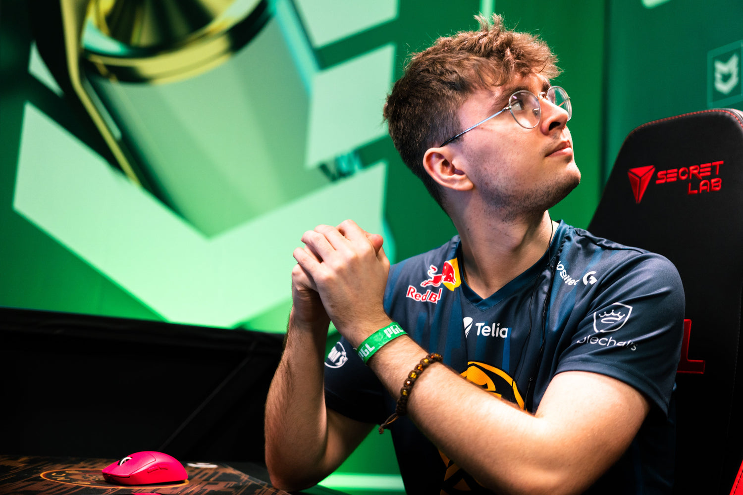 hades extends his contract with ENCE